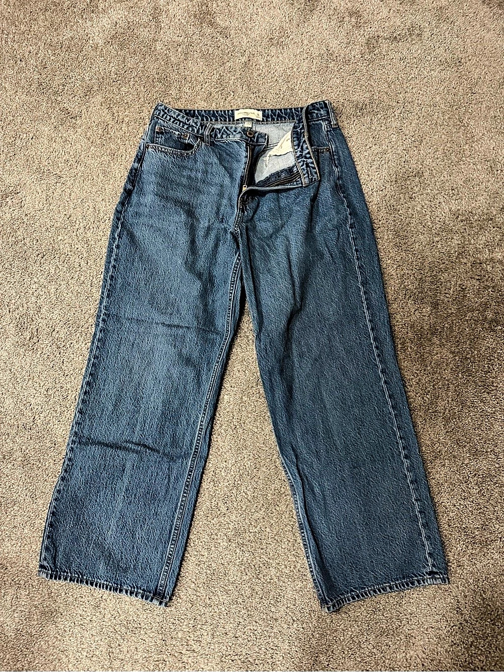 Abercrombie & Fitch Curve Love High Rise Loose Jean Size 30